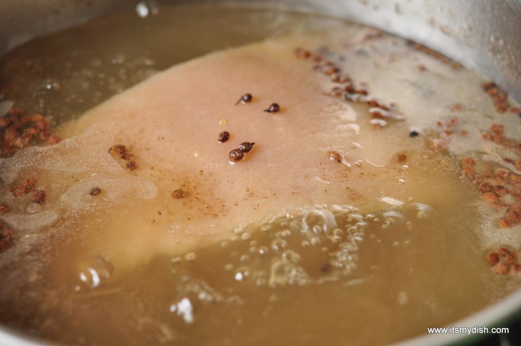 Pork Belly with Garlic Sauce - spice in pot